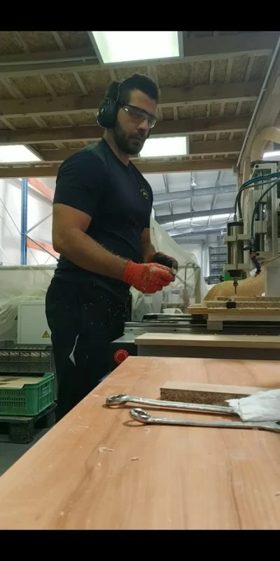 HorrorystycznyDemonPagona - Hłop typu kołchoźnik

#pracbaza #cnc #kolchoz #przegryw #...