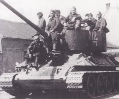 wfyokyga - Zdobyczny T-34-85 z dodatkowym pancerzem
