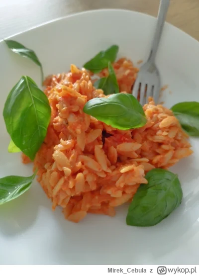 Mirek_Cebula - Proste danie a'la włoskie. 
Orzo z pomidorami na bulionie. (Do tego mo...