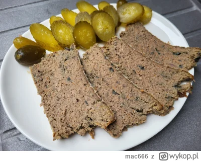 mac666 - Pasztet pieczony z gęsi ze smażoną czerwoną cebulką. Proszę się czestować :)...