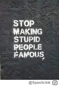 SpasticInk - @MadrzejszeNieWspomniec: idiotów nie brakuje, ale po co taką szrajbung k...