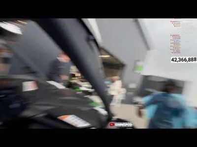 DJRuraWydechowa - Zalewa mnie taki cringe jak oglądam jak ci ludzie wokół niego tak s...