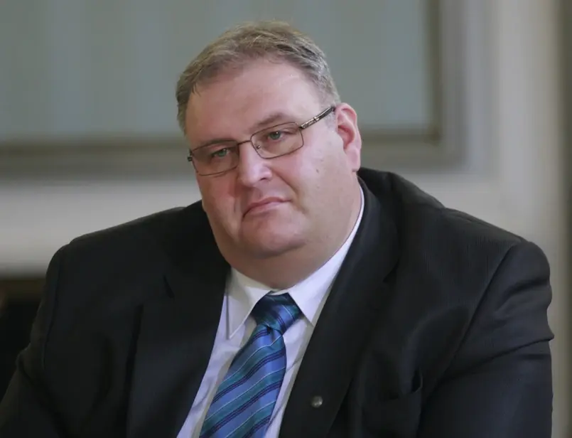 Grzesiok - Czy w związku ze zdradą stanu i stanem wojennym jest jakieś zagrożenie gło...