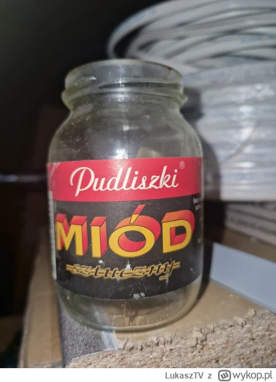 LukaszTV - W którym roku pudliszki robiło miód? Xd 
#kiciochpyta #pudliszki #miod