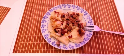 wonsz337 - #gotujzwykopem Pierogi z biedronki z omastą z kiełbasy i cebuli.