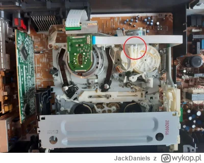 J.....s - @Zcooger: ze mnie to taki naprawiacz amator, ale kilka sprzętów odratowałem...