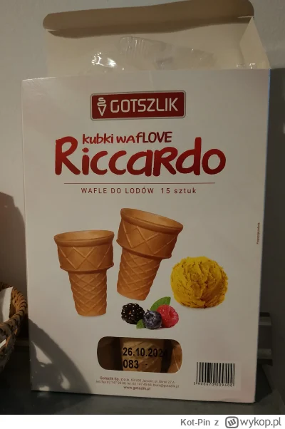 Kot-Pin - Kurrrła pomocy zamienilem się w kubki waflowe Helmut nie wyrzucaj kubka swo...