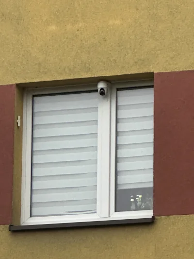 bibi__ - Ciekawi mnie czy można tak mieć kamerę na bloku zamontowaną 
#prawo #budowni...