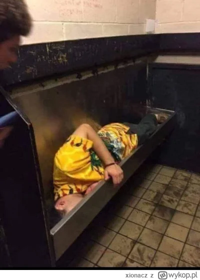 xionacz - @Megasuper tymczasem najebusy: