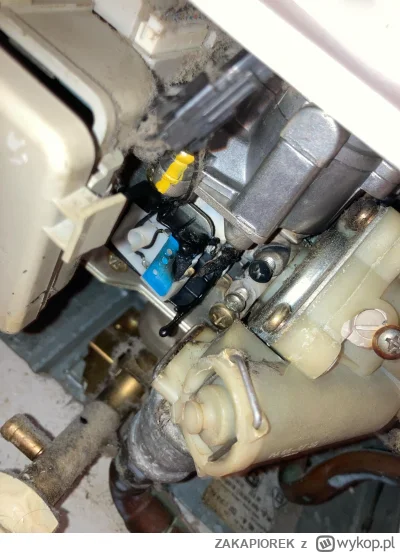 ZAKAPIOREK - Mirki prawie wyleciałem w powietrze 

zapalił mi się piecyk gazowy w łaz...