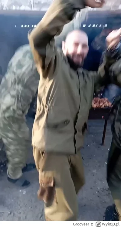 Grooveer - Ruscy żołnierze tańczą i bawią się przed szturmem na ukraińskie pozycje
#w...