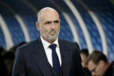 xamoxx - @asap_: Najlepsze że gość stroi miny i się w garnitury jak jakiś cappo di tu...