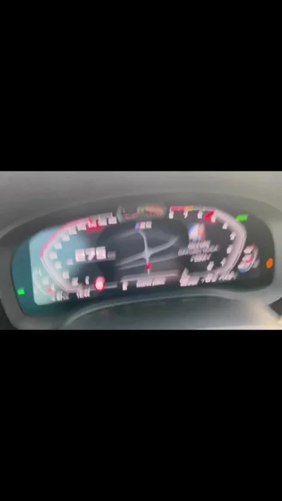 DzonySiara - U ruska (grigorij łaguta) na insta jest taki filmik, typ jedzie 300km/h ...