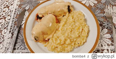 bomba4 - Risotto pomarańczowe z roladkami z kurczaka ze szpinakiem i suszonymi pomido...