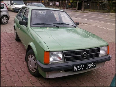 dosbadass - >Jak to stara Croma to tez zacny kanciaczek, cos jak audi, cos jak volvo,...