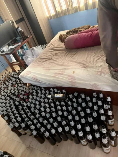 zdrajczyciel - Wyzwanie Maupy:

Nie da się przeżyć samym piwem. Udowodnił to pewien m...