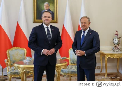 lifapek - Jak mąż z żoną na rozprawie rozwodowej xD

#heheszki #polityka #tusk #nawro...