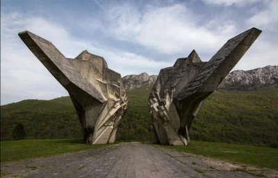 Loskamilos1 - Sutjeska Memorial, pomnik pamięci umiejscowiony na terytorium Bośni i H...