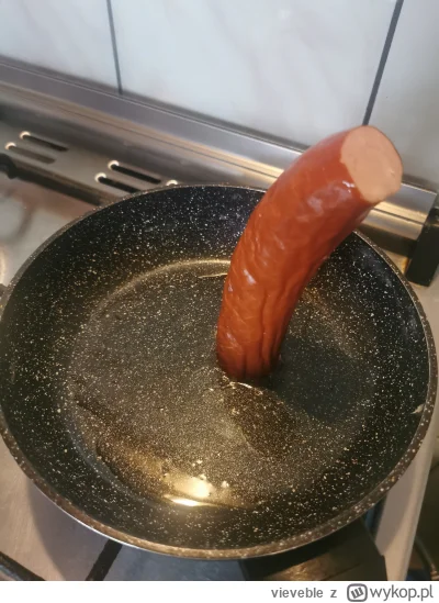 vieveble - #gotujzwykopem #gownowpis 
Smażę se kiełbe