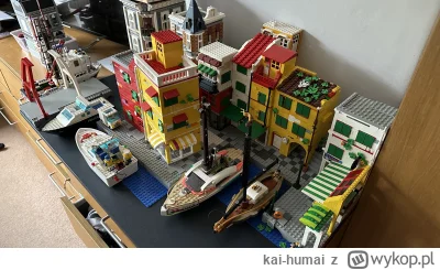 kai-humai - buduje małe miasteczko z portem...
#lego