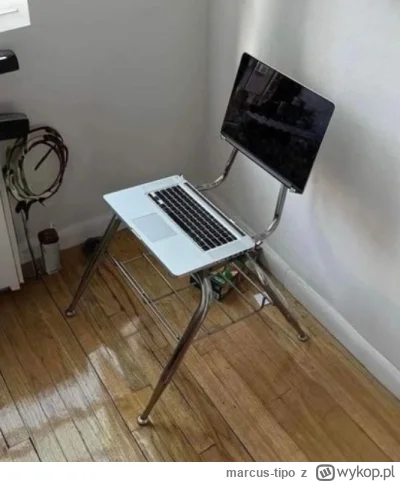 marcus-tipo - MacBook Chair :-)
#apple