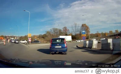 amisz37 - Na drogach pełno niedzielnych kierowców jadących na cmentarze. Tutaj dziade...