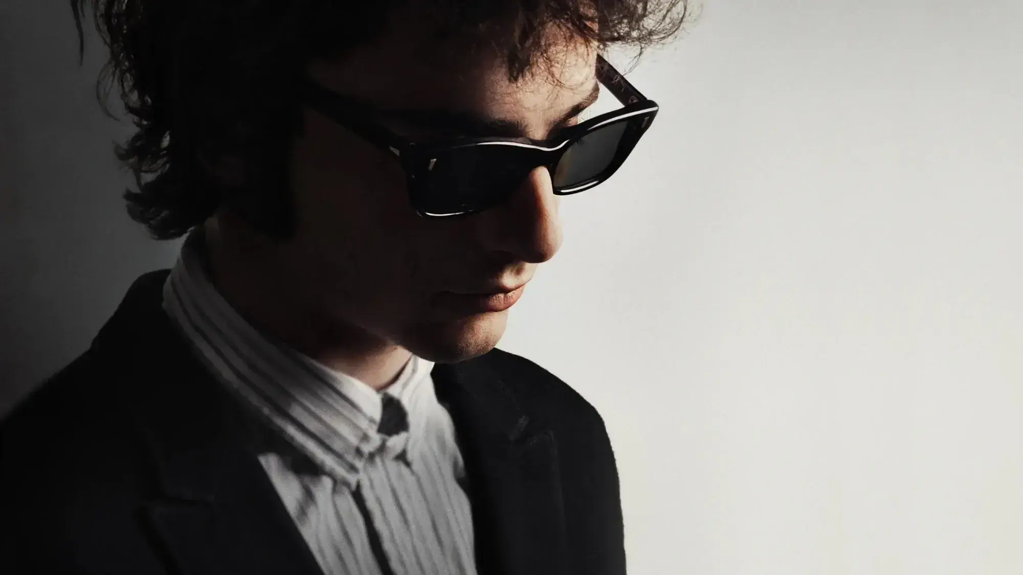 upflixpl - „Kompletnie nieznany” - intrygująca biografia Boba Dylana

Na początku l...