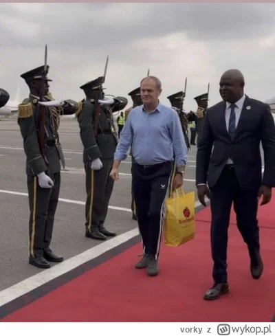 vorky - Donald jak na prawdziwego Polaka przystało ( ͡° ͜ʖ ͡°)

#polityka #heheszki #...