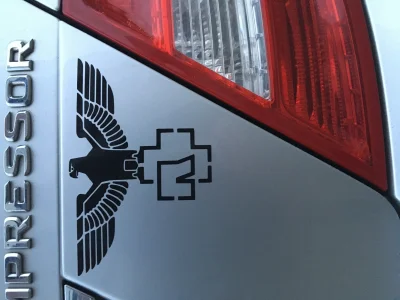 kookko - naklejka na mercedesie. Czego to jest symbol? #motoryzacja