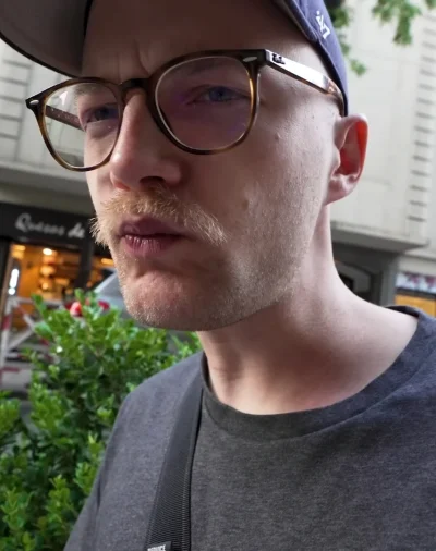 Ukrofilek - Mireczki o co chodzi z tymi wąsami? Po co nosić taki paździerz na gębie? ...