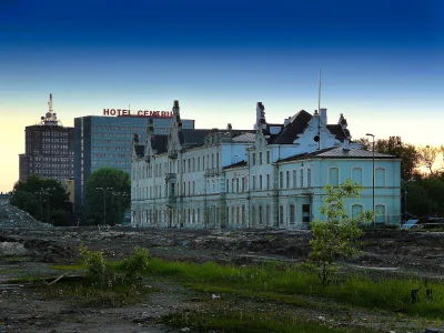 takjakbypatpl - Nieistniejące już: dawny dworzec Łódź Fabryczna i hotel "Centrum"
Zdj...
