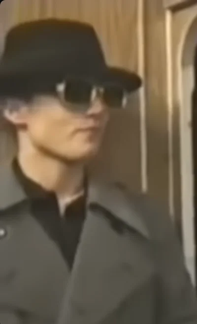 evolved - @wfyokyga: gdzie mikrofilm??

SPOILER