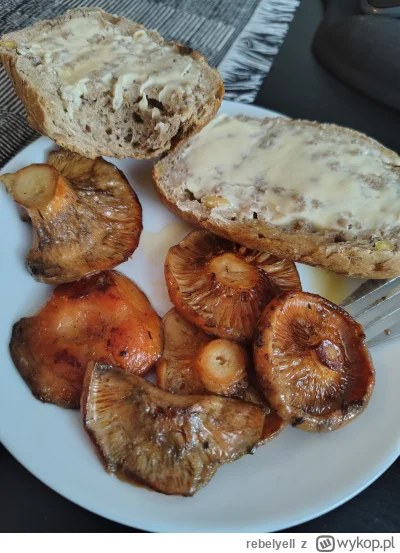 rebelyell - Czy można sobie wymarzyć dziś lepsze śniadanko niż świeże rydze duszone w...