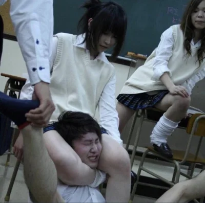 zabolek - #mangowpis #anime 

ale w tych japońskich szkołach przemoc