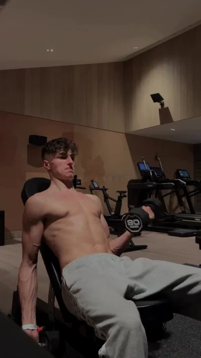 LogistykzCadillaca - Pakujemy, nie śpimy, lecimy auuuuu #f1 #codziennyromanbilinski