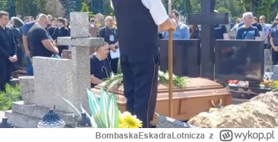 BombaskaEskadraLotnicza - #kononowicz 

Chyba jak dotąd najsmutniejszy obrazek z Univ...