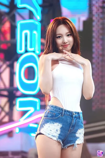 XKHYCCB2dX - #koreanka #nayeon #twice