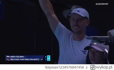 Szymas1234576847456 - Zieliński z zagraniem obok siatki. Miał bardzo mało miejsca plu...