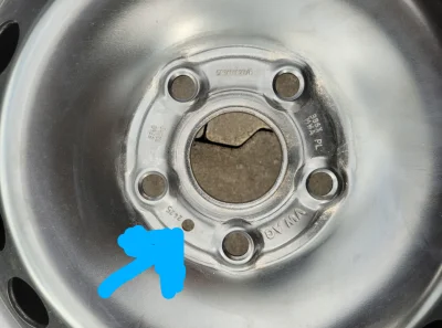 Siateczkasrodplazmatyczna - Do czego służy ten mniejszy otwór na feldze? W niektórych...