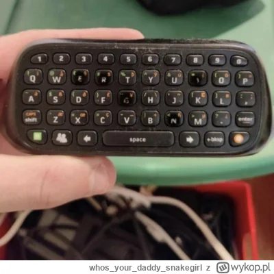 whosyourdaddy_snakegirl - Znalazłem swoją starą klawiaturę z X360

Ech #feels