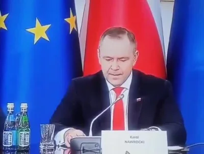 josedra52 - Chłopa aż telepie xD
#nawrocki #heheszki #nikotyna #polityka