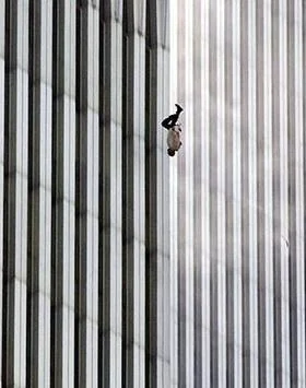 d3ntysta - @blvnvc: Obraz ludzi skaczących z wybitych okien WTC pozostanie ze mną chy...