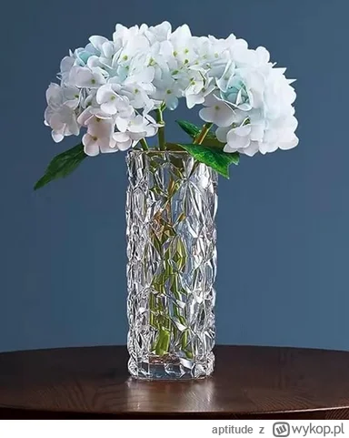 aptitude - Z czego zbudowali tę wazę? 
YouTuber próbował ją rozwalić ale się poddał, ...