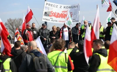 Tumurochir - Tak patrzę na zdjęcia z #protestrolnikow z #Krakow i się zastanawiam co ...