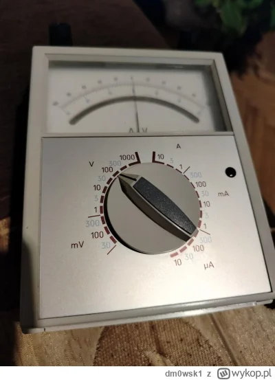 dm0wsk1 - Zna ktoś model tego cuda #elektronika 
Czym się różnią zakresy A V R rozumi...