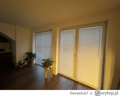 Devasto27 - @GrammarNazi: Tak, duży balkon i ponad 4 metry okien. 
Okno w salonie jes...