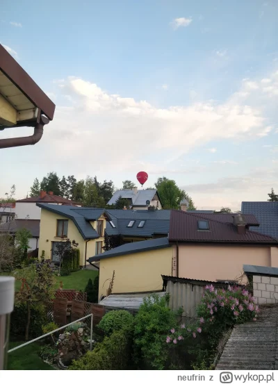 neufrin - chyba znalazłem, leci akurat od strony Białorusi

#alertrcb #balon #bialyst...