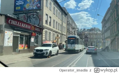 Operator_imadla - #szczecin kierowca w #bmw źle zaparkował i zablokował ruch tramwajo...