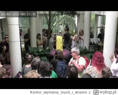 Kantorwymianymysliiwrazen - Dziwidło olbrzymie, śmierdzący kwiat padliną zakwitł tej ...