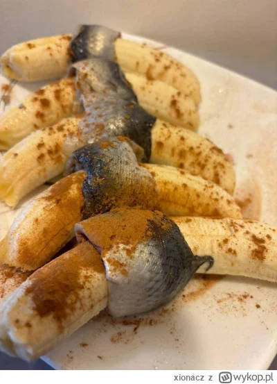 xionacz - Banany zawinięte w kołdrę z matjasów po wiejsku (marynowanie w oleju z octe...